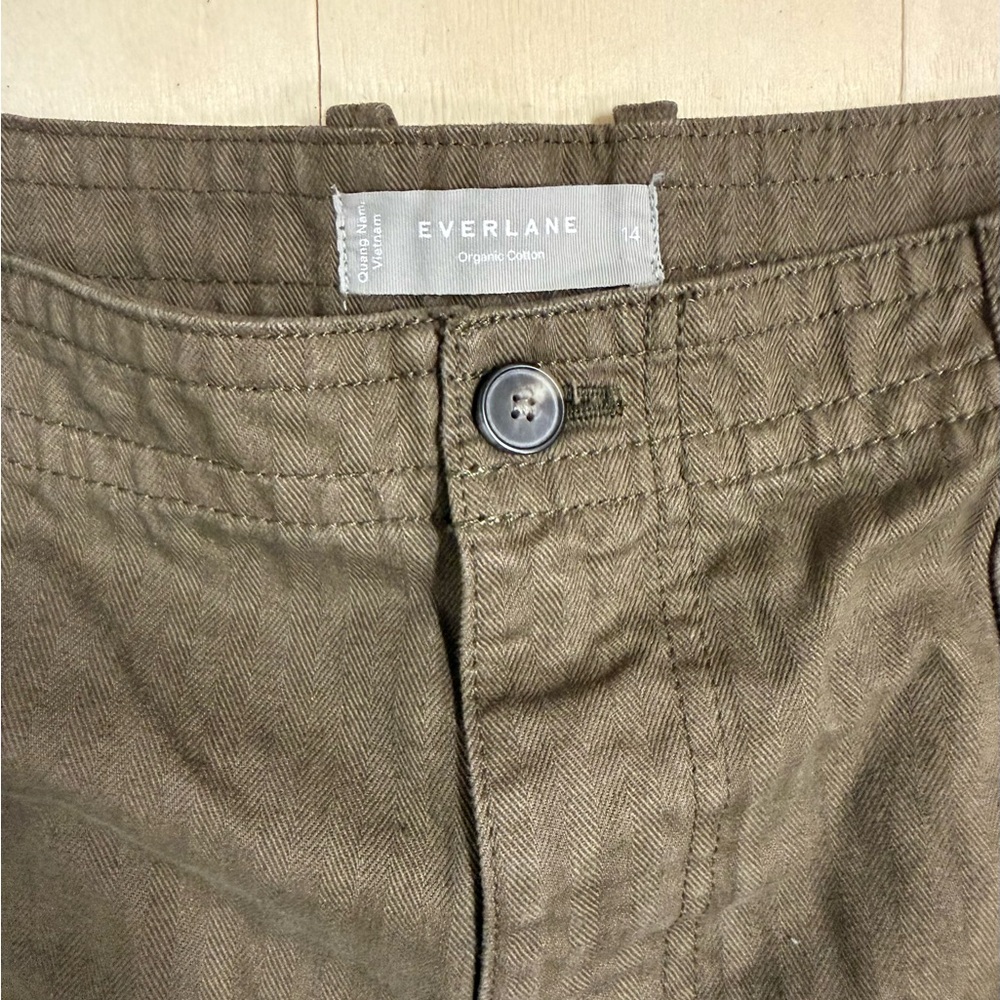 EVERLANE
Organic Cotton Herringbone Pant - Olive - Picture 6 of 8